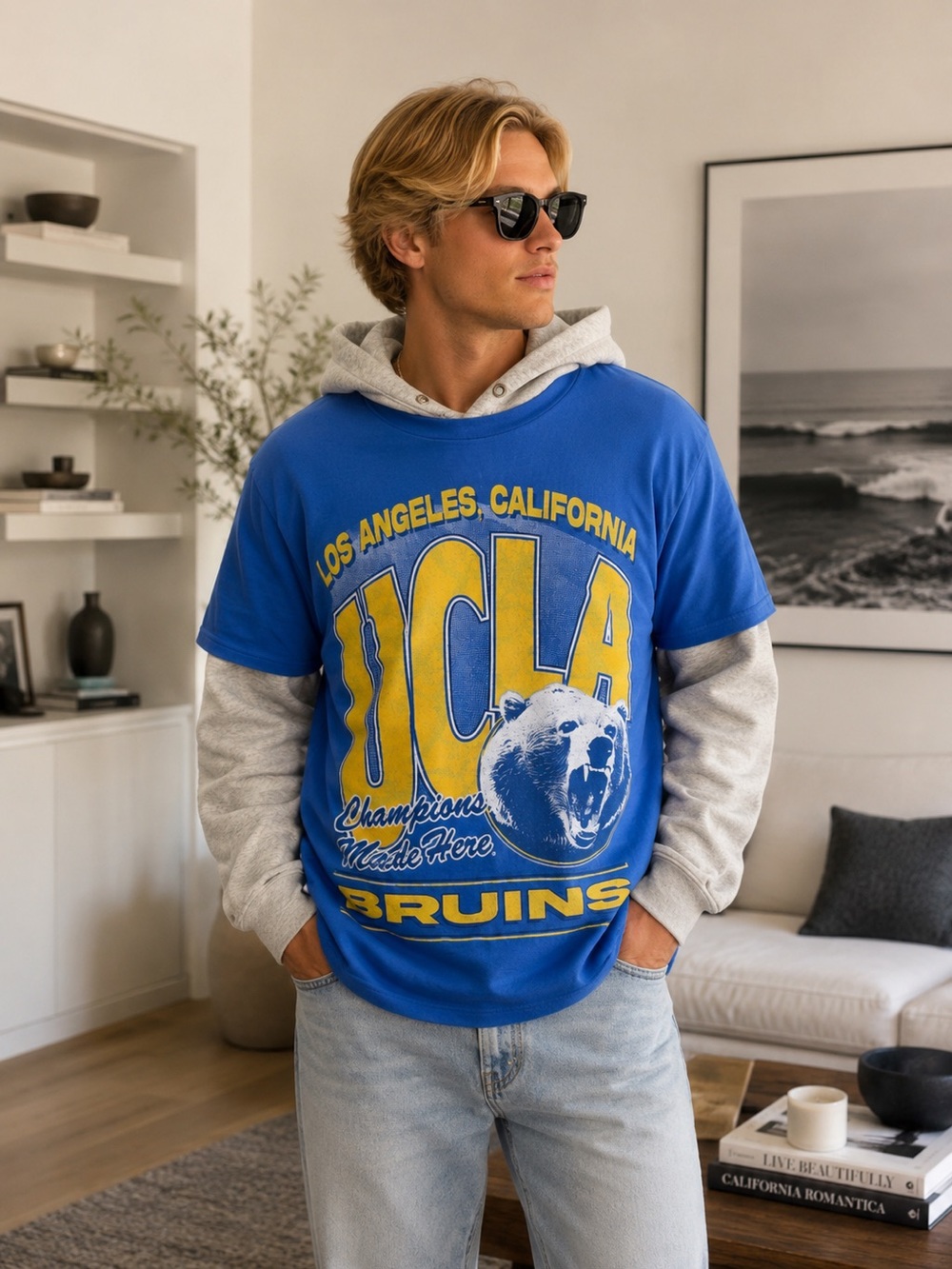 Hollister UCLA Bruins Relaxed Fit Graphic T-Shirt Size L Blue Logo Front & Back
